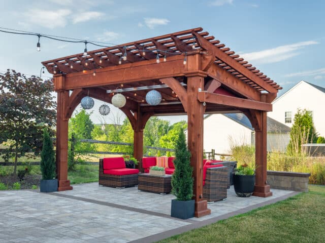 Cedar-Santa-Fe-Pergola_-640x480