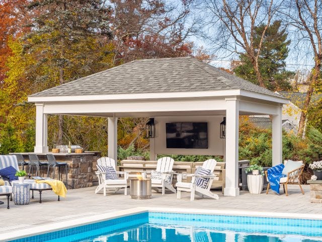 Vinyl-Bellavue-hip-roof-Pavilion4-640x480